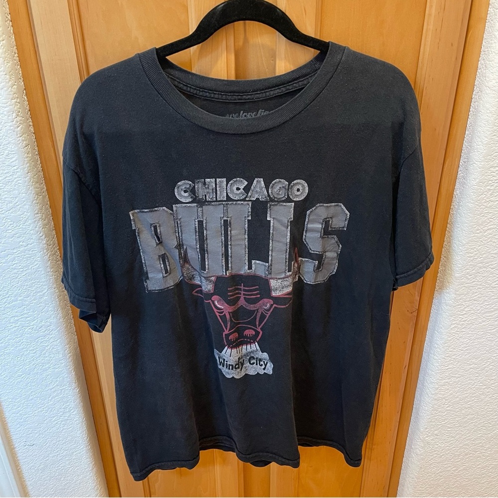 Chicago Bulls Windy City Hardwood Classics Black T-Shirt Men’s Large NBA
